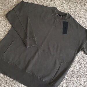 OLIVE GREEN SWEATSHIRT WITH POCKETS - MEDIUM NWT